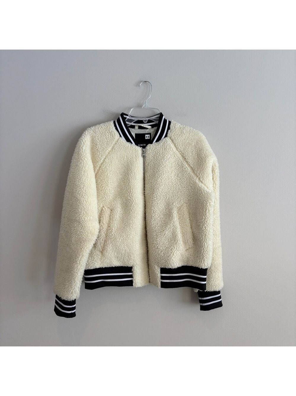 Under Armour Cream Teddy Sherpa Bomber Jacket Size M Excellent Condition - Picture 2 of 7